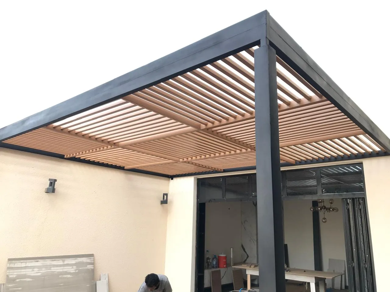 تركيب برجولات خشبية للحدائق والرفوف