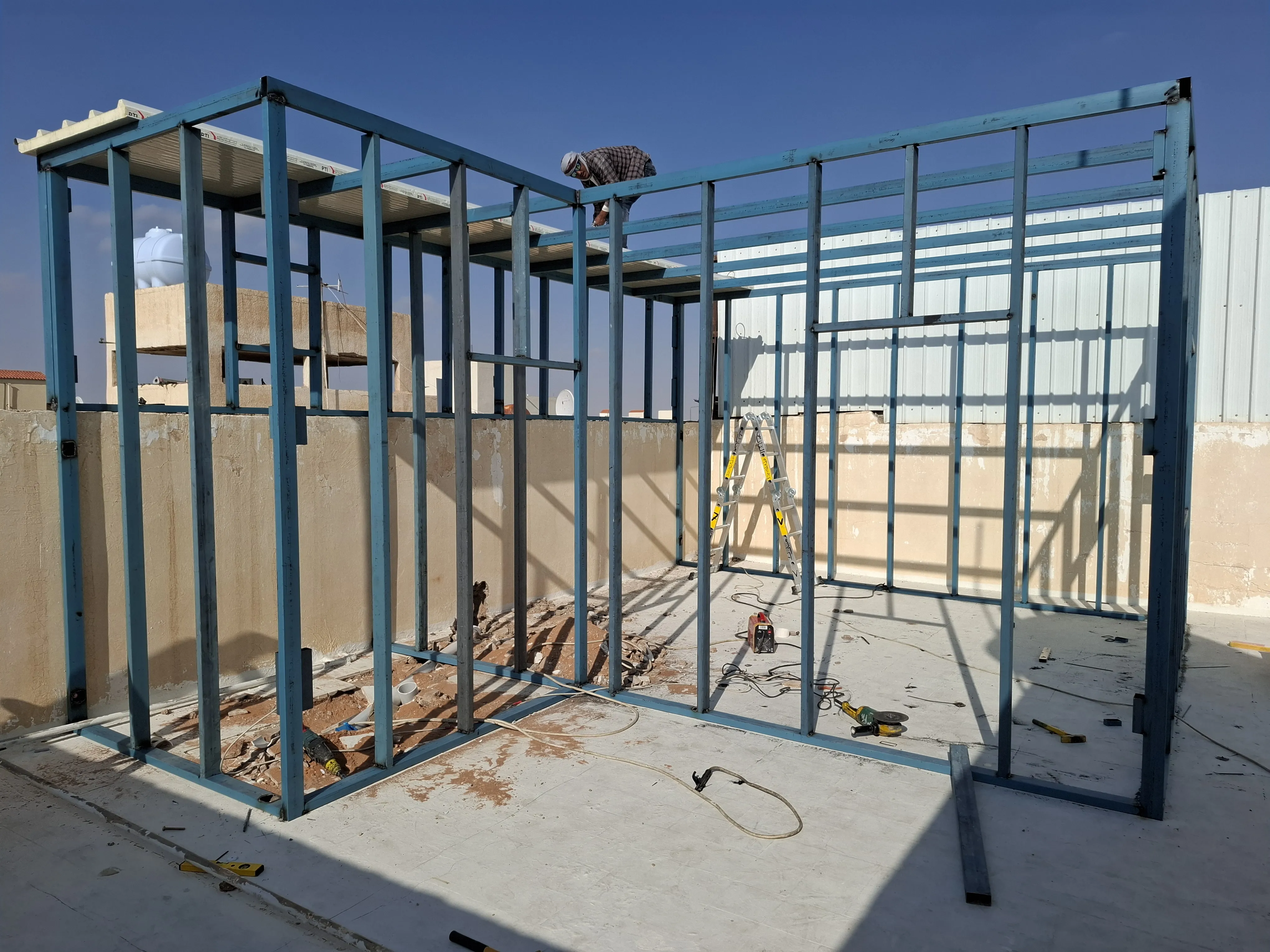 غرف سندوتش بانل