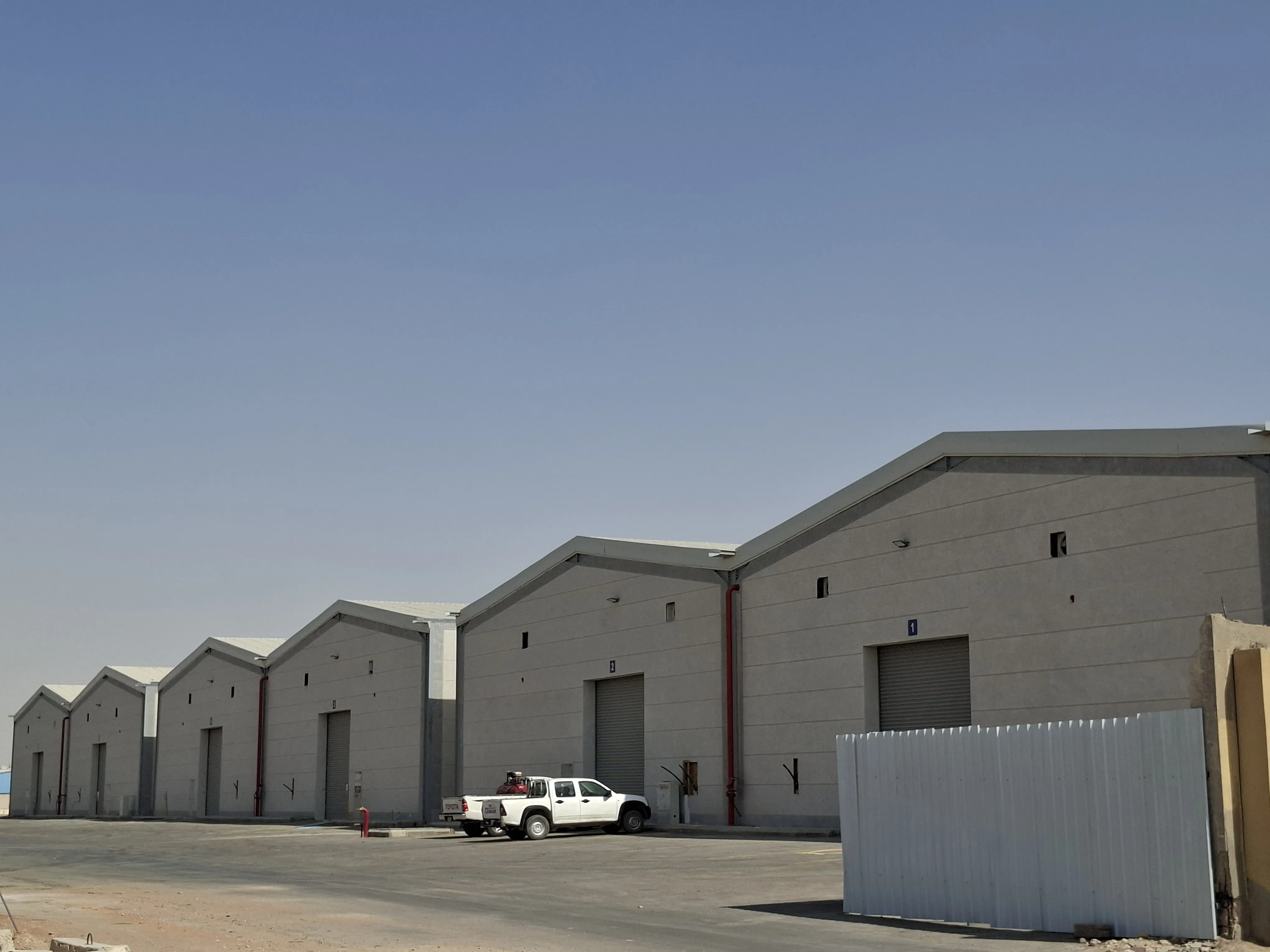 مستودعات وهناجر الرياض